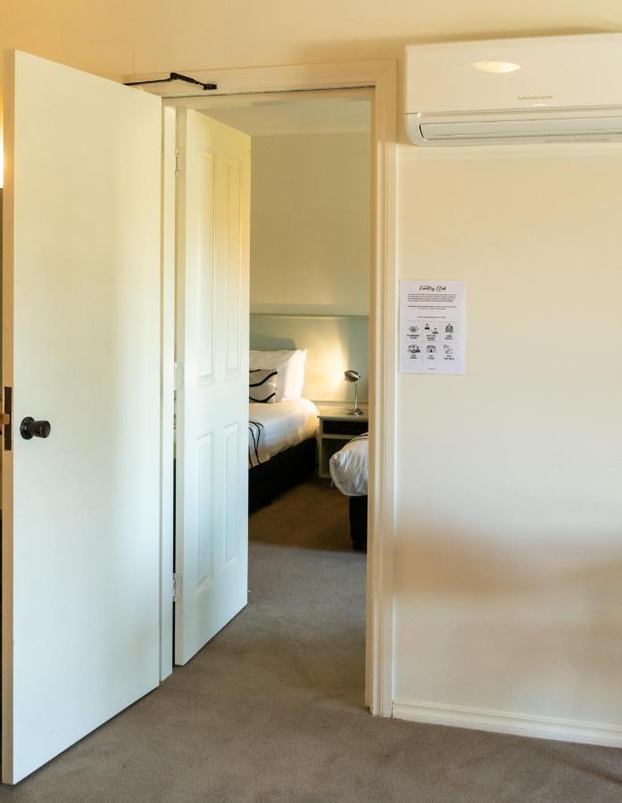 Deniliquin Country Club Motor Inn Exterior foto