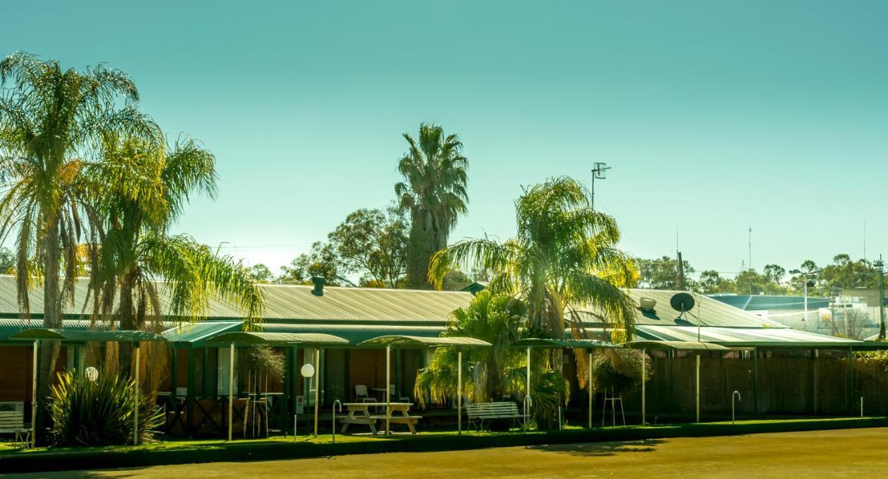 Deniliquin Country Club Motor Inn Exterior foto