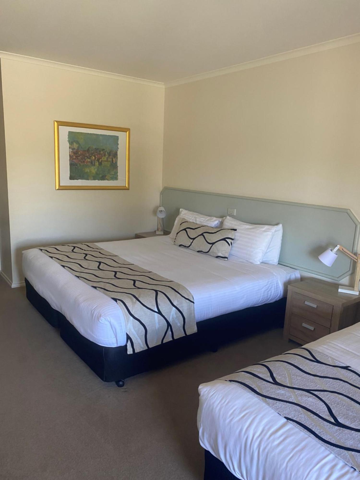 Deniliquin Country Club Motor Inn Exterior foto