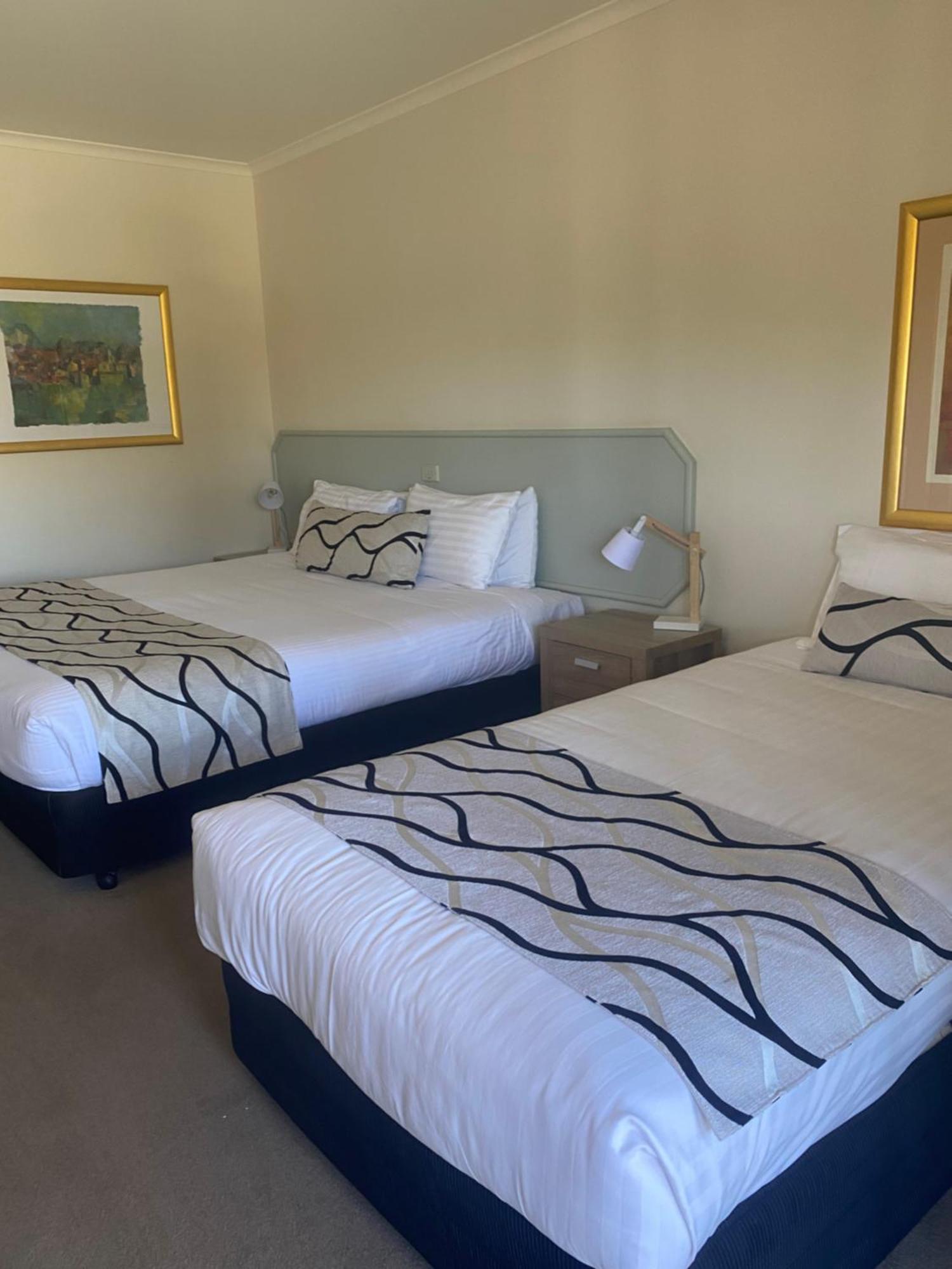 Deniliquin Country Club Motor Inn Exterior foto