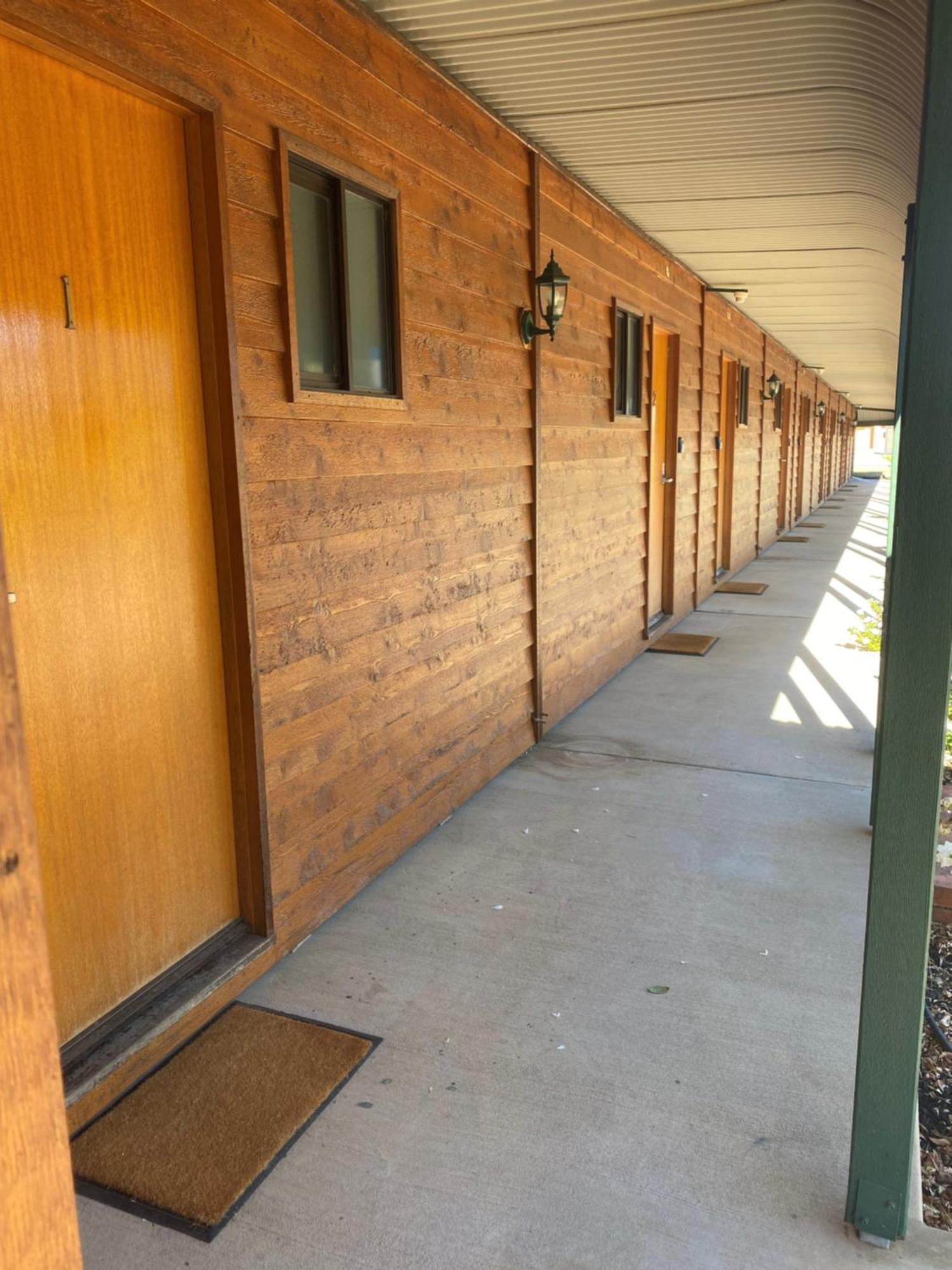 Deniliquin Country Club Motor Inn Exterior foto